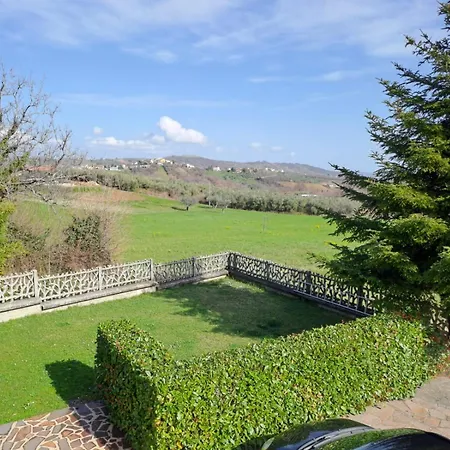 Cascina Nella Campagna Abruzzese